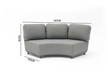 Outdoor sofa set with weather-resistant cushions | 户外沙发套装，配有耐候座垫 | 户外梳化套裝，配有耐候座墊
